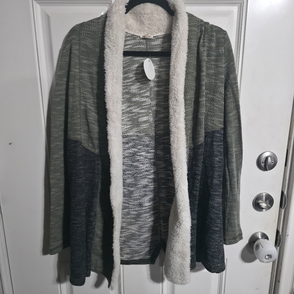 En Crème Knit Woman’s Cardigan With Sherpa Collar Size S